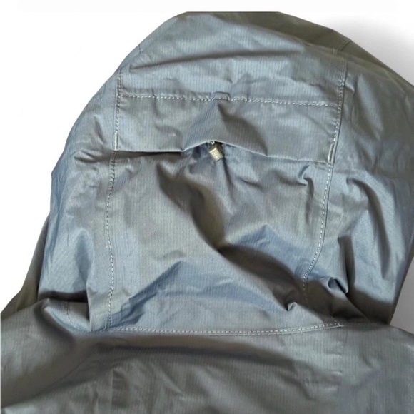 The North Face Men’s Blue Hooded Jacket - Picture 6 of 9